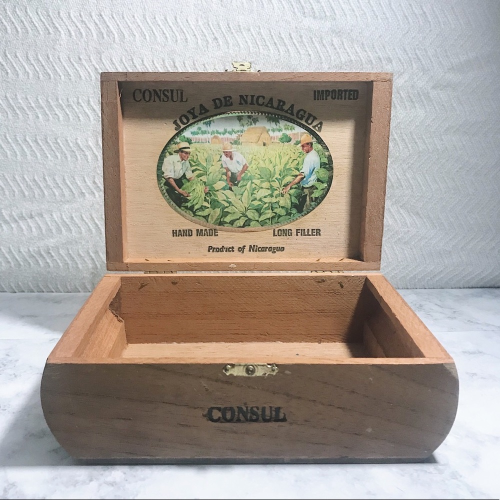 Vintage Handmade Nicaragua Cigar Wooden Box